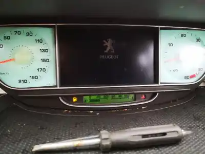 Veículo de Sucata peugeot 807 (eb_) 2.0 hdi do ano 2004 alimentado 