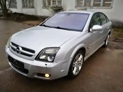 Scrapping Vehicle opel vectra c (z02) 2.2 dti 16v (f69) of the year 2004 powered y22dtr