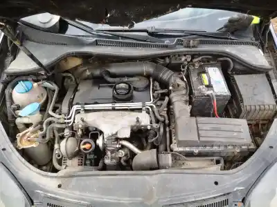 Veículo de Sucata volkswagen golf v (1k1) 2.0 tdi do ano 2004 alimentado azv