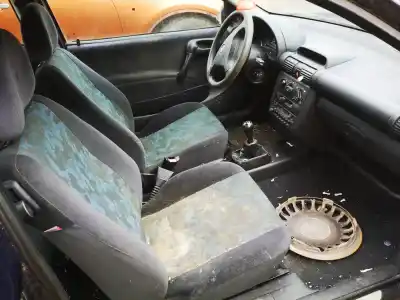Scrapping Vehicle opel corsa b 1.0 12v cat (x 10 xe / lw3) of the year 2000 powered x10xe
