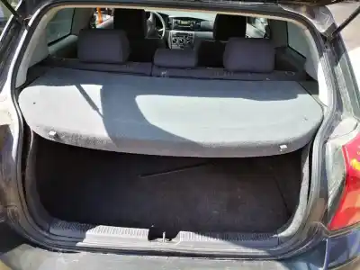 Veículo de Sucata toyota corolla (_e12_) 1.4 vvt-i (zze120_) do ano 2003 alimentado 