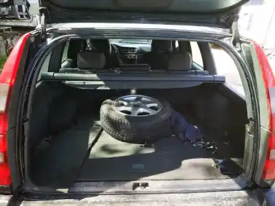 Veículo de Sucata volvo v70 ii (285) 2.5 tdi do ano 2000 alimentado d5252t