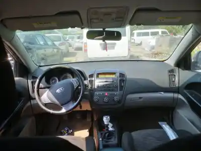 Veículo de Sucata kia ceed (ed) 1.6 crdi 115 do ano 2008 alimentado d4fb8z093496, r76d