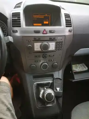 Veículo de Sucata opel zafira b 1.9 cdti do ano 2006 alimentado z19dt