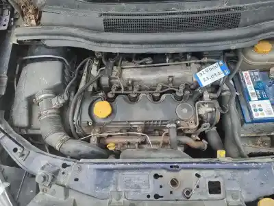 Veículo de Sucata opel zafira b 1.9 cdti do ano 2006 alimentado 