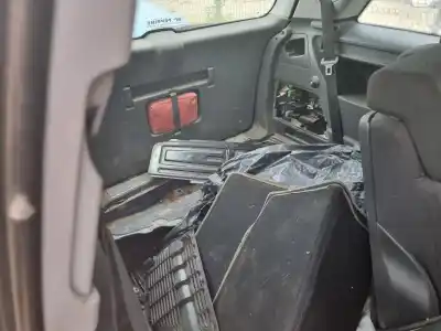 Veículo de Sucata opel zafira b 1.9 cdti do ano 2006 alimentado 