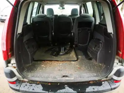 Veículo de Sucata citroen c8 2.2 hdi exclusive do ano 2002 alimentado 