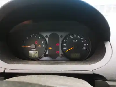 Veicolo di demolizione ford fiesta (cbk) 1.4 16v cat dell'anno 2003 alimentato 