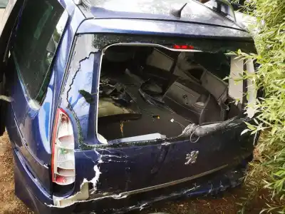 Veículo de Sucata peugeot 807 2.0 16v hdi fap do ano 2002 alimentado 