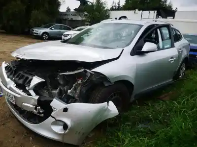 Veículo de Sucata renault megane 1.5 dci k9k j8 do ano 2012 alimentado 