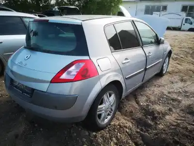 Veicolo di demolizione renault megane ii (bm0/1_, cm0/1_) 1.5 dci dell'anno 2004 alimentato 