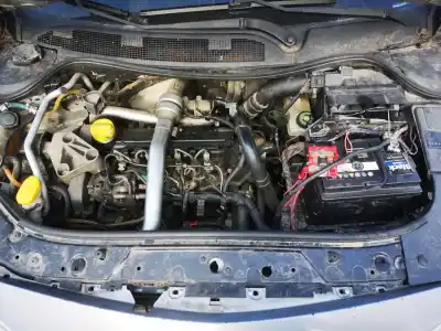 Veicolo di demolizione renault megane ii (bm0/1_, cm0/1_) 1.5 dci dell'anno 2004 alimentato 