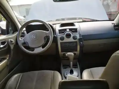 Veicolo di demolizione renault megane ii (bm0/1_, cm0/1_) 1.5 dci dell'anno 2004 alimentato 