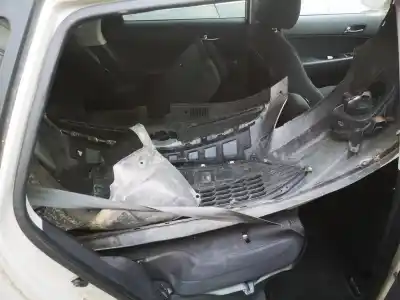 Veicolo di demolizione hyundai i30 1.6 crdi cat dell'anno 2011 alimentato 