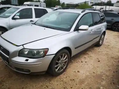 Veículo de Sucata volvo v50 (545) 2.4 do ano 2004 alimentado b5244s5