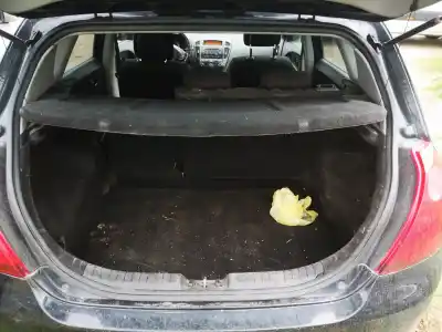 Veículo de Sucata kia ceed (ed) 1.6 crdi 115 do ano 2008 alimentado d4fb8z070283, 	r76d