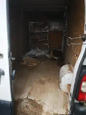 Veicolo di demolizione renault   dell'anno 2003 alimentato 	g9u650, 	c093472