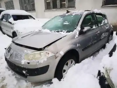 Scrapping Vehicle renault megane ii (bm0/1_, cm0/1_) 1.6 16v (bm0c. cm0c) of the year 2003 powered k4m760 d024107