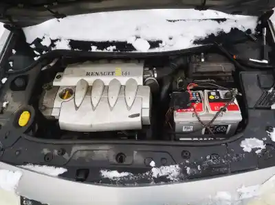 Scrapping Vehicle renault megane ii (bm0/1_, cm0/1_) 1.6 16v (bm0c. cm0c) of the year 2003 powered k4m760 d024107