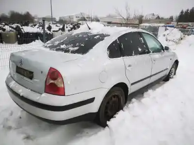 Veículo de Sucata volkswagen passat variant (3b6) 1.9 tdi do ano 2001 alimentado avf