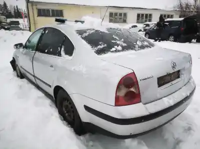 Veículo de Sucata volkswagen passat variant (3b6) 1.9 tdi do ano 2001 alimentado avf