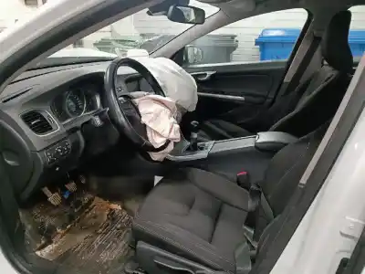 Veicolo di demolizione volvo v60 2014 - 2018 facelift 1.6 d2 84kw 2014 - 2018 dell'anno 2015 alimentato d4162t