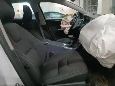 Veicolo di demolizione volvo v60 2014 - 2018 facelift 1.6 d2 84kw 2014 - 2018 dell'anno 2015 alimentato d4162t