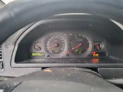 Veículo de Sucata volvo xc90 2.4 d momentum geartronic (7 sitze) do ano 2002 alimentado 