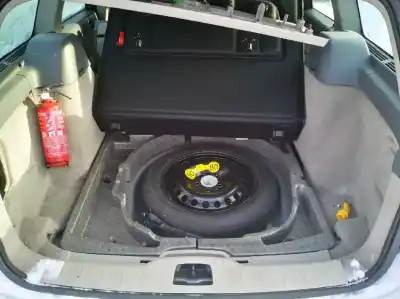 Veículo de Sucata volvo v50 (545) 2.0 d do ano 2005 alimentado 