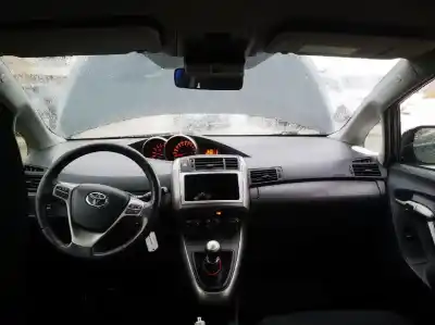 Sloopvoertuig toyota verso 2.0 d-4d cat van het jaar 2009 aangedreven 