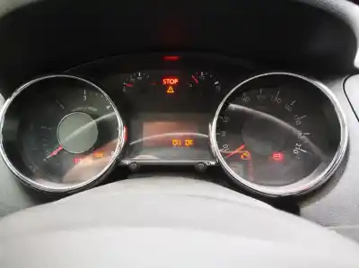 Veículo de Sucata peugeot 5008 1.6 hdi fap do ano 2010 alimentado 