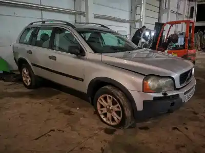 Veículo de Sucata VOLVO XC90 2.4 D Momentum Geartronic (7 Sitze) do ano 2004 alimentado D5244T