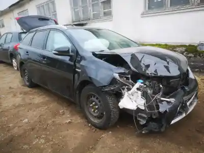 Scrapping Vehicle toyota auris 1.8 16v of the year 2013 powered 