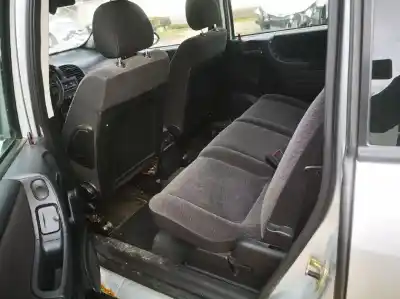 Veículo de Sucata opel zafira a 2.0 dti do ano 2001 alimentado 