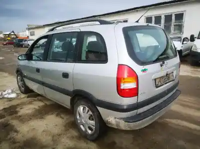 Veículo de Sucata opel zafira a 2.0 dti do ano 2001 alimentado 