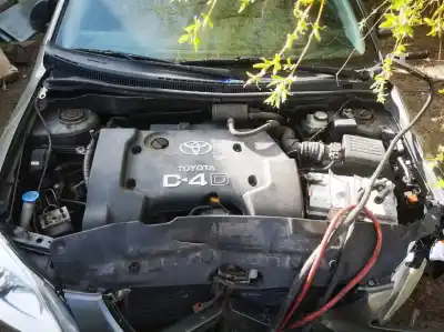 Veículo de Sucata toyota corolla (e12) 2.0 d-4d linea luna berlina do ano 2003 alimentado 