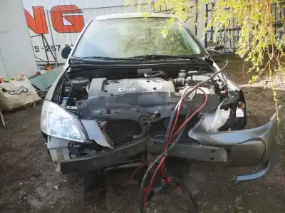 Veículo de Sucata toyota corolla (e12) 2.0 d-4d linea luna berlina do ano 2003 alimentado 