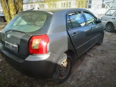 Veículo de Sucata toyota corolla (e12) 2.0 d-4d linea luna berlina do ano 2003 alimentado 