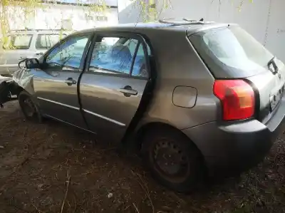 Veículo de Sucata toyota corolla (e12) 2.0 d-4d linea luna berlina do ano 2003 alimentado 