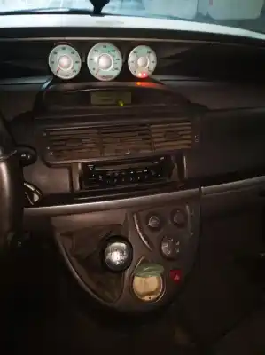 Veículo de Sucata peugeot 807 (eb_) 2.0 hdi do ano 2004 alimentado 