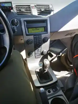 Veículo de Sucata volvo v50 (545) 2.0 d do ano 2004 alimentado 