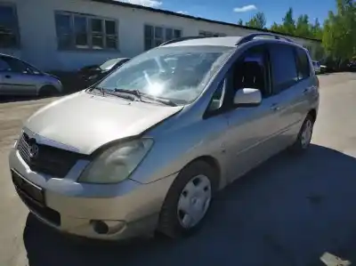 Veicolo di demolizione toyota corolla (e11) 2.0 d-4d linea sol dell'anno 2003 alimentato 