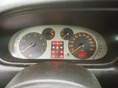 Scrapping Vehicle renault   of the year 2003 powered f9q732 c614307