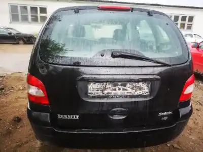 Scrapping Vehicle renault   of the year 2003 powered f9q732 c614307