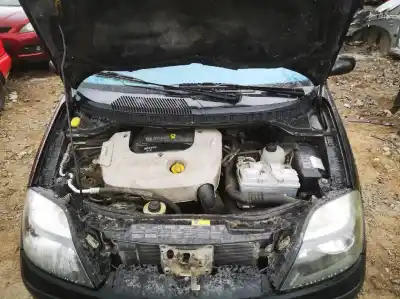 Scrapping Vehicle renault   of the year 2003 powered f9q732 c614307