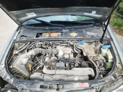 Veículo de Sucata audi a4 avant (8e) 2.5 tdi (120kw) do ano 2003 alimentado bfc