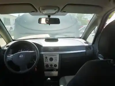 Veicolo di demolizione opel meriva b 1.7 16v cdti dell'anno 2004 alimentato z17dth