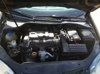 Veículo de Sucata volkswagen golf v (1k1) 2.0 tdi do ano 2006 alimentado 