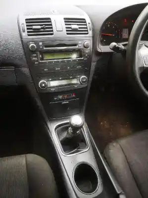 Sloopvoertuig toyota avensis 2.0 d-4d van het jaar 2011 aangedreven 