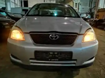 Veículo de Sucata toyota corolla (e12) 2.0 d-4d linea luna berlina do ano 2002 alimentado 